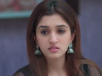 Kinjal tries to make a decision about her and Toshu's marriage. Kinjal tries to make a decision about her and Toshu's marriage.