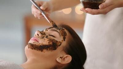 Coffee face scrub. (Photo:Shutterstock) Coffee face scrub. (Photo:Shutterstock)