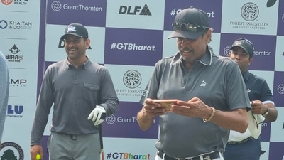 MS Dhoni (L) and Kapil Dev (Twitter) MS Dhoni (L) and Kapil Dev (Twitter)