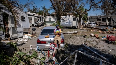 Hurricane Ian left much of coastal southwest Florida in darkness early on Thursday, bringing "catastrophic" flooding that left officials readying a huge emergency response to a storm of rare intensity. The National Hurricane Center said the eye of the "extremely dangerous" hurricane made landfall just after 3:00 pm (1900 GMT) on the barrier island of Cayo Costa, west of the city of Fort Myers. (AFP) Hurricane Ian left much of coastal southwest Florida in darkness early on Thursday, bringing "catastrophic" flooding that left officials readying a huge emergency response to a storm of rare intensity. The National Hurricane Center said the eye of the "extremely dangerous" hurricane made landfall just after 3:00 pm (1900 GMT) on the barrier island of Cayo Costa, west of the city of Fort Myers. (AFP)