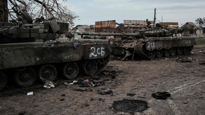 Hours ahead of the annexation ceremony, an attack in Zaporizhzhia in the south killed at least 30 people and wounded dozens as civilians were preparing to leave to pick up relatives, Ukrainian officials said. (AFP) Hours ahead of the annexation ceremony, an attack in Zaporizhzhia in the south killed at least 30 people and wounded dozens as civilians were preparing to leave to pick up relatives, Ukrainian officials said. (AFP)
