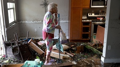 At an evening news briefing, Governor Ron DeSantis acknowledged some people had perished but declined to confirm a specific figure, warning that official confirmation was still needed. "We fully expect to have mortality from this hurricane," he said. (Getty Images via AFP) At an evening news briefing, Governor Ron DeSantis acknowledged some people had perished but declined to confirm a specific figure, warning that official confirmation was still needed. "We fully expect to have mortality from this hurricane," he said. (Getty Images via AFP)