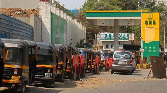All outlets which have Torrent CNG station at their petrol pumps will remain shut on October 1 (HT FILE PHOTO)