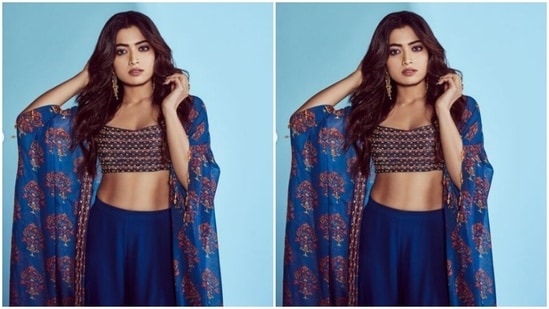 Assisted by makeup artist Vardan Nayak, Rashmika decked up in smokey eyeshadow, black eyeliner, black kohl, mascara-laden eyelashes, drawn eyebrows, contoured cheeks and a shade of nude lipstick.(Instagram/@rashmika_mandanna)