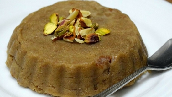 Navratri 2022 Day 7 Bhog for Goddess Kaalratri: Kuttu ke atte ka halwa recipe(Twitter/Cooking4all)