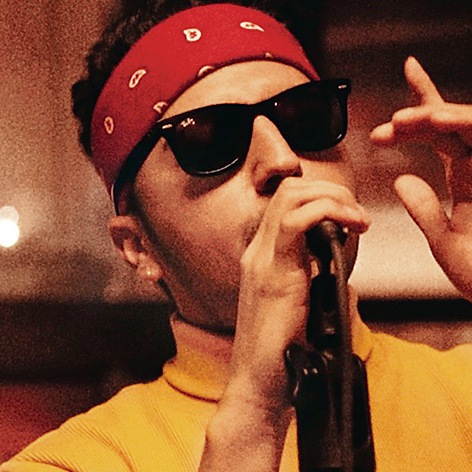 Singer Talwiinder who also plays the cajón and ukulele, experiments with lo-fi, electropop, drill, punk rock and jazz in his tracks. (Aashish Maini)
