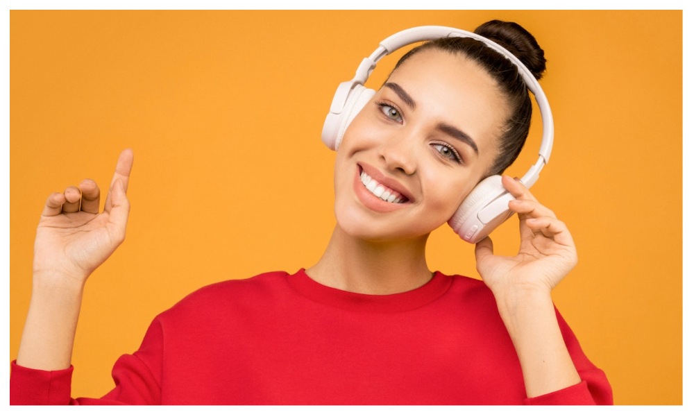 Headphones under ₹800 promise enriching sound experience. (Pexels) Headphones under ₹800 promise enriching sound experience. (Pexels)