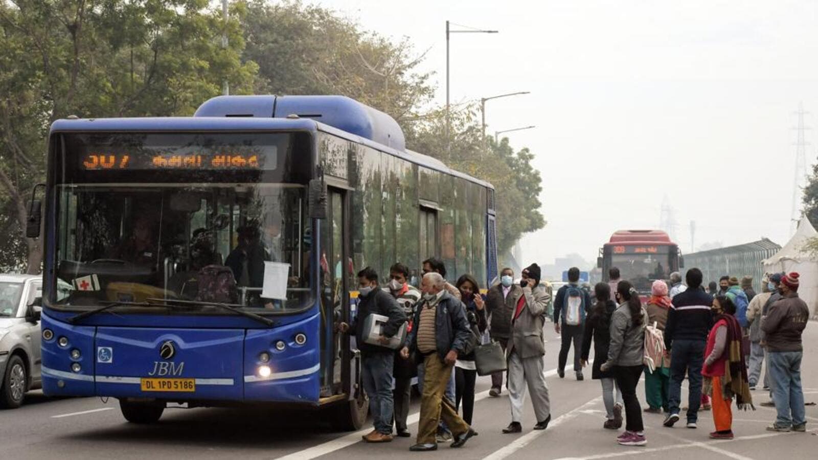 tourist bus price in delhi