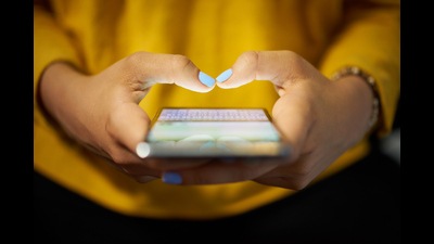 The army man’s number is flagged as ‘scammer’ in a social media app, where some users have left comments that they were blackmailed by the person using the phone number, said police. (Getty Images/iStockphoto/for representation only) The army man’s number is flagged as ‘scammer’ in a social media app, where some users have left comments that they were blackmailed by the person using the phone number, said police. (Getty Images/iStockphoto/for representation only)