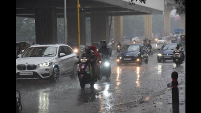 Although the monsoon season is officially over and withdrawal is on the cards for Maharashtra, the IMD has forecasted that October may continue to report above normal rainfall for most parts of Maharashtra. (HT FILE PHOTO)