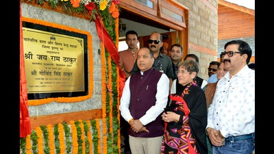 Chief minister Jai Ram Thakur inaugurating the Art and Craft Culture Centre ‘Dev Lok’ at Baragran Bihal near Manali in Kullu on Saturday. (HT Photo)