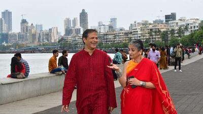 Mumbai, India - September 27, 2022: Indian writer Jerry Pinto along with author Viji Venkatesh, at Marine Drive, in Mumbai, India, on Tuesday, September 27, 2022. (Photo by Bhushan Koyande/HT Photo) (HT PHOTO) Mumbai, India - September 27, 2022: Indian writer Jerry Pinto along with author Viji Venkatesh, at Marine Drive, in Mumbai, India, on Tuesday, September 27, 2022. (Photo by Bhushan Koyande/HT Photo) (HT PHOTO)