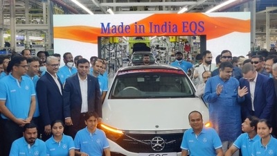 The ‘Made in India’ Mercedes Mercedes-Benz EQS 580 was launched by Union minister Nitin Gadkari. The ‘Made in India’ Mercedes Mercedes-Benz EQS 580 was launched by Union minister Nitin Gadkari.