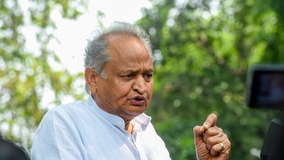 A photo clicked by Malayala Manorama photographer triggers speculation over a new twist in Gehlot versus Pilot in Rajasthan. A photo clicked by Malayala Manorama photographer triggers speculation over a new twist in Gehlot versus Pilot in Rajasthan.