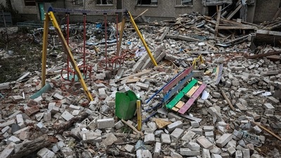 Russia-Ukraine War: A yard of a destroyed apartment building in Ukraine. (AFP) Russia-Ukraine War: A yard of a destroyed apartment building in Ukraine. (AFP)