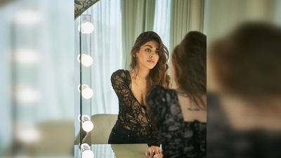 Alaya F captioned her post, "Mirror mirror on the wall, have a great day y’all!." (Instagram/@alayaf) Alaya F captioned her post, "Mirror mirror on the wall, have a great day y’all!." (Instagram/@alayaf)
