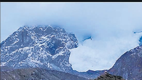 An avalanche occurred in Kedar Peak area of the Chorabari glacial lake region, around 6-7 kilometres away from Kedarnath shrine (HT Photo) An avalanche occurred in Kedar Peak area of the Chorabari glacial lake region, around 6-7 kilometres away from Kedarnath shrine (HT Photo)