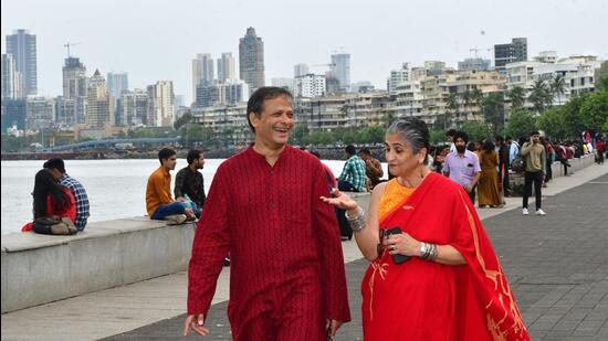Mumbai, India - September 27, 2022: Indian writer Jerry Pinto along with author Viji Venkatesh, at Marine Drive, in Mumbai, India, on Tuesday, September 27, 2022. (Photo by Bhushan Koyande/HT Photo) (HT PHOTO)
