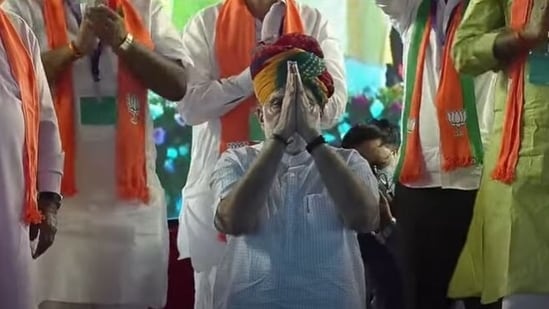 Prime Minister Narendra Modi bowed down on the stage after he explained to the crowd why he won't address them.&nbsp;