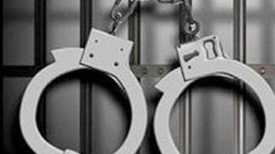 Gagandeep alleged that ₹10,000 kept in his pocket was also missing. He accused his wife and family members of stealing the cash after spiking his drink. (HT Photo/ Representational image)
