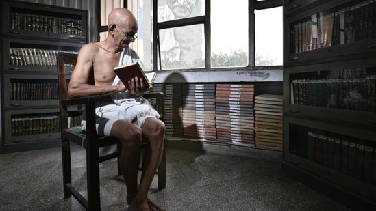 48 roads outside India and 53 roads in the country are named after Mahatma Gandhi.(File Photo)