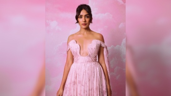 Photos] Mrunal Thakur is in Victorian style pink corset flared dress
