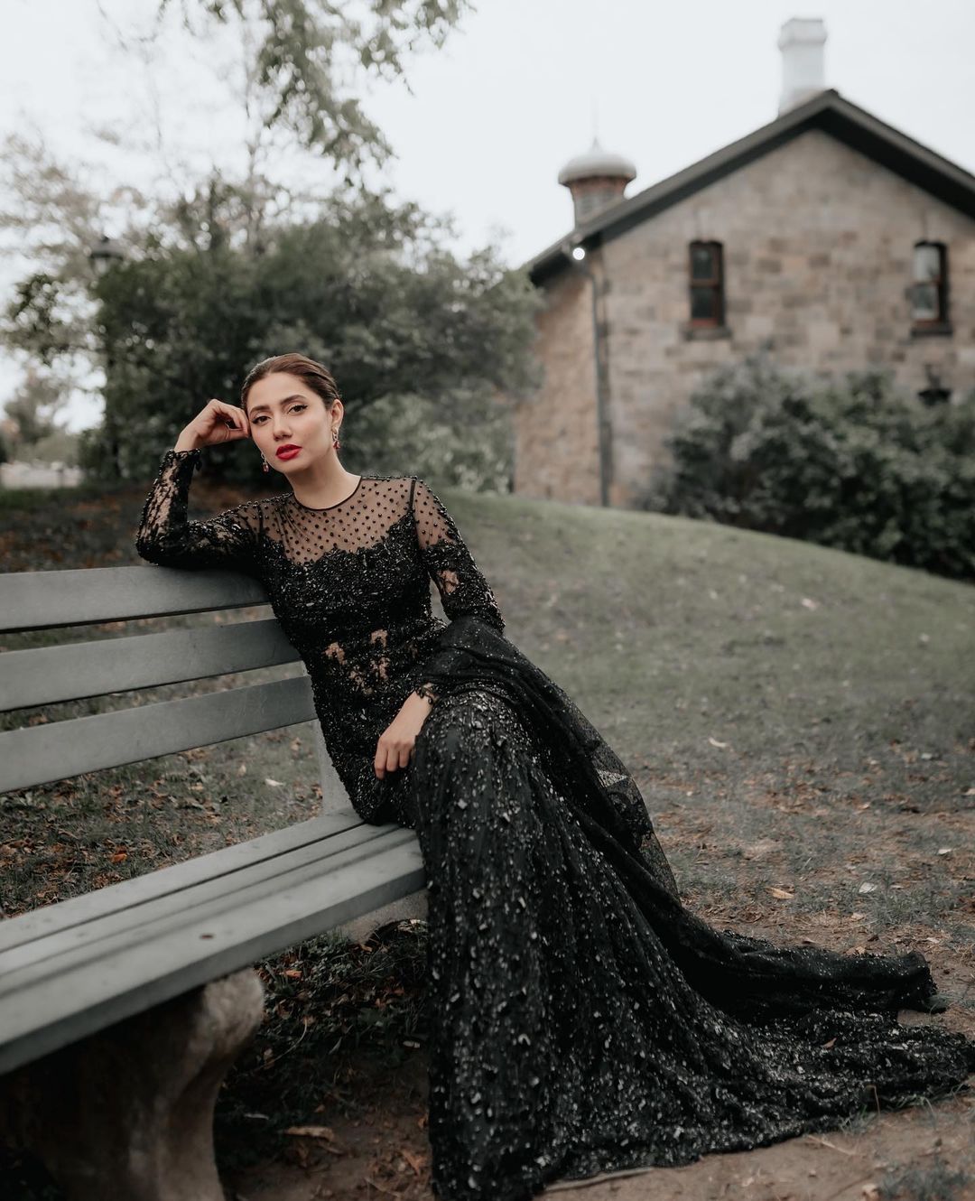 Mahira Khan shared photos from the awards in Canada on Instagram. Mahira Khan shared photos from the awards in Canada on Instagram. 