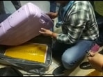 Five kg of heroin worth <span class='webrupee'>₹</span>34 crore was seized.((Twitter/@mumbaicus3)) Five kg of heroin worth <span class='webrupee'>₹</span>34 crore was seized.((Twitter/@mumbaicus3))