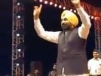 Bhagwant Mann mixes some Bhangra moves with Garba dance in Gujarat.&nbsp;