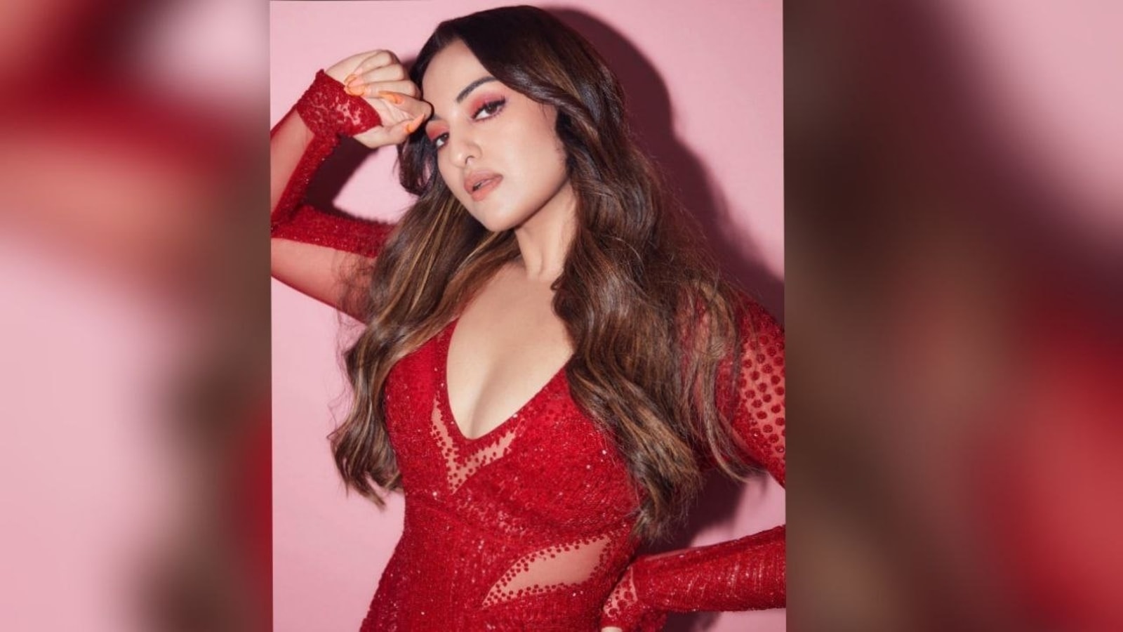 Sonakshi Hot Sexy Bf Xxx - Sonakshi Sinha goes bold in a shimmery red hot thigh-high slit dress |  Hindustan Times