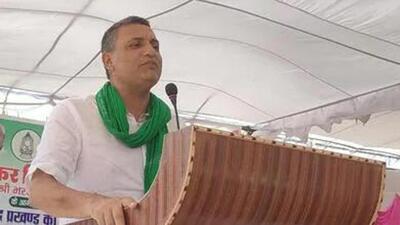 Sudhakar Singh recently embarrassed his own government by alleging in a public event that the officers in his department were thieves. (HT File Photo) Sudhakar Singh recently embarrassed his own government by alleging in a public event that the officers in his department were thieves. (HT File Photo)