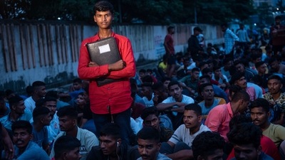 Vishal Mohan Chavan, 18, from Vitthalwadi village in Nashik is seen waiting with other candidates at Mumbra in Thane on September 29. In Maharashtra, the recruitment is being conducted at four locations – Thane, Nagpur, Kolhapur and Pune. The recruitment drive at Mumbra, which commenced on September 20 and will end on October 10, is enlisting candidates from eight different districts – Mumbai city and suburbs, Nashik, Raigad, Palghar, Thane, Dhule and Nandurbar. (Satish Bate / HT Photo)