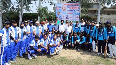 Winning teams of Mehta Automotive and Vardhman Special Steel Ltd in a jubilant mood after victory in fifth and sixth league matches of CICU Corporate Cricket Tournament held in Ludhiana. (HT PHOTO)