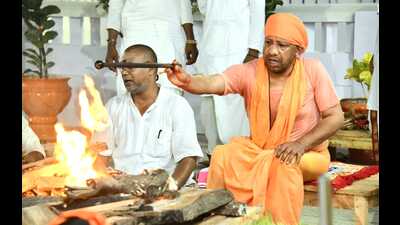 CM Yogi Adityanath performing havan in Gorakhpur on Sunday. (HT PHOTO) CM Yogi Adityanath performing havan in Gorakhpur on Sunday. (HT PHOTO)