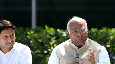 Congress presidential candidate Mallikarjun Kharge addresses the press conference after resigning from the post of Leader of Opposition in Rajya Sabha on the day of filing the nomination, in New Delhi on Sunday. Party leader Deepender Hooda is also seen.(ANI Photo) (Shrikant Singh) Congress presidential candidate Mallikarjun Kharge addresses the press conference after resigning from the post of Leader of Opposition in Rajya Sabha on the day of filing the nomination, in New Delhi on Sunday. Party leader Deepender Hooda is also seen.(ANI Photo) (Shrikant Singh)