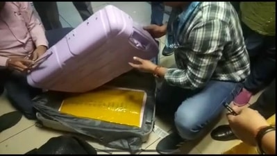 Five kg of heroin worth ₹34 crore was seized. ((Twitter/@mumbaicus3)) Five kg of heroin worth ₹34 crore was seized. ((Twitter/@mumbaicus3))