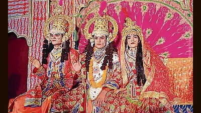 Artistes performing at the Ramlila in the Aggar Nagar area in Ludhiana on Sunday. Ramlila, which is the dramatic enactment of the Ramayana, is enacted for 10 days in three-hour segments between 8 pm to 11 pm . (Harvinder Singh/HT) Artistes performing at the Ramlila in the Aggar Nagar area in Ludhiana on Sunday. Ramlila, which is the dramatic enactment of the Ramayana, is enacted for 10 days in three-hour segments between 8 pm to 11 pm . (Harvinder Singh/HT)
