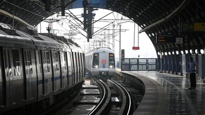 A Metro train approaches Tagore Garden on the Blue Line. (Sanchit Khanna/HT Archive)
