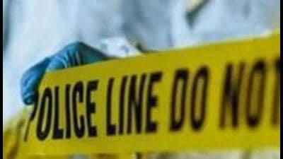 In an audacious bid to defraud the Tibba police station house officer, an unknown person posing as the police commissioner demanded that he urgently send him gift cards of a popular e-commerce company (HT File) In an audacious bid to defraud the Tibba police station house officer, an unknown person posing as the police commissioner demanded that he urgently send him gift cards of a popular e-commerce company (HT File)