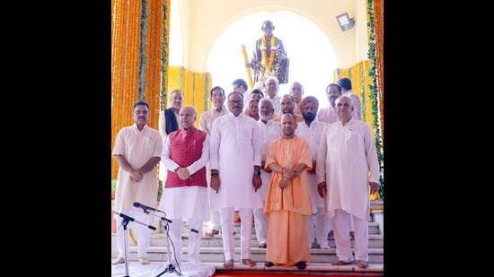U.P. chief minister Yogi Adityanath with BJP leaders and ministers after paying tribute to Mahatma Gandhi in Lucknow on Sunday. (HT photo)