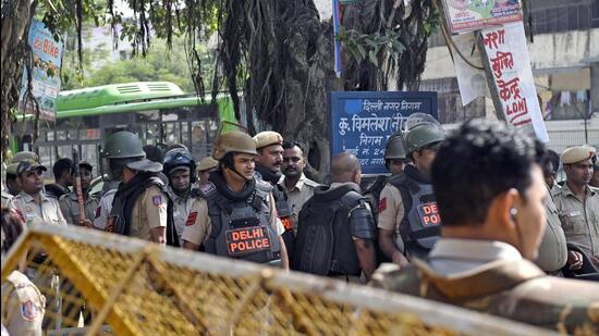 Police personnel keep vigil following the recent stabbing of a 25-year-old man by three men at Sunder Nagri in New Delhi on Sunday. (ANI)