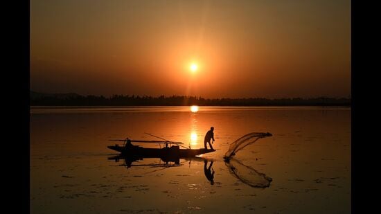 The Kashmir I saw had an economy that was blooming, infrastructure better than in most parts of India, people who were so warm and friendly that they welcomed me into their homes and shared meals, and children of both sexes from nomadic tribes in mountainous areas receiving primary education. (AFP)