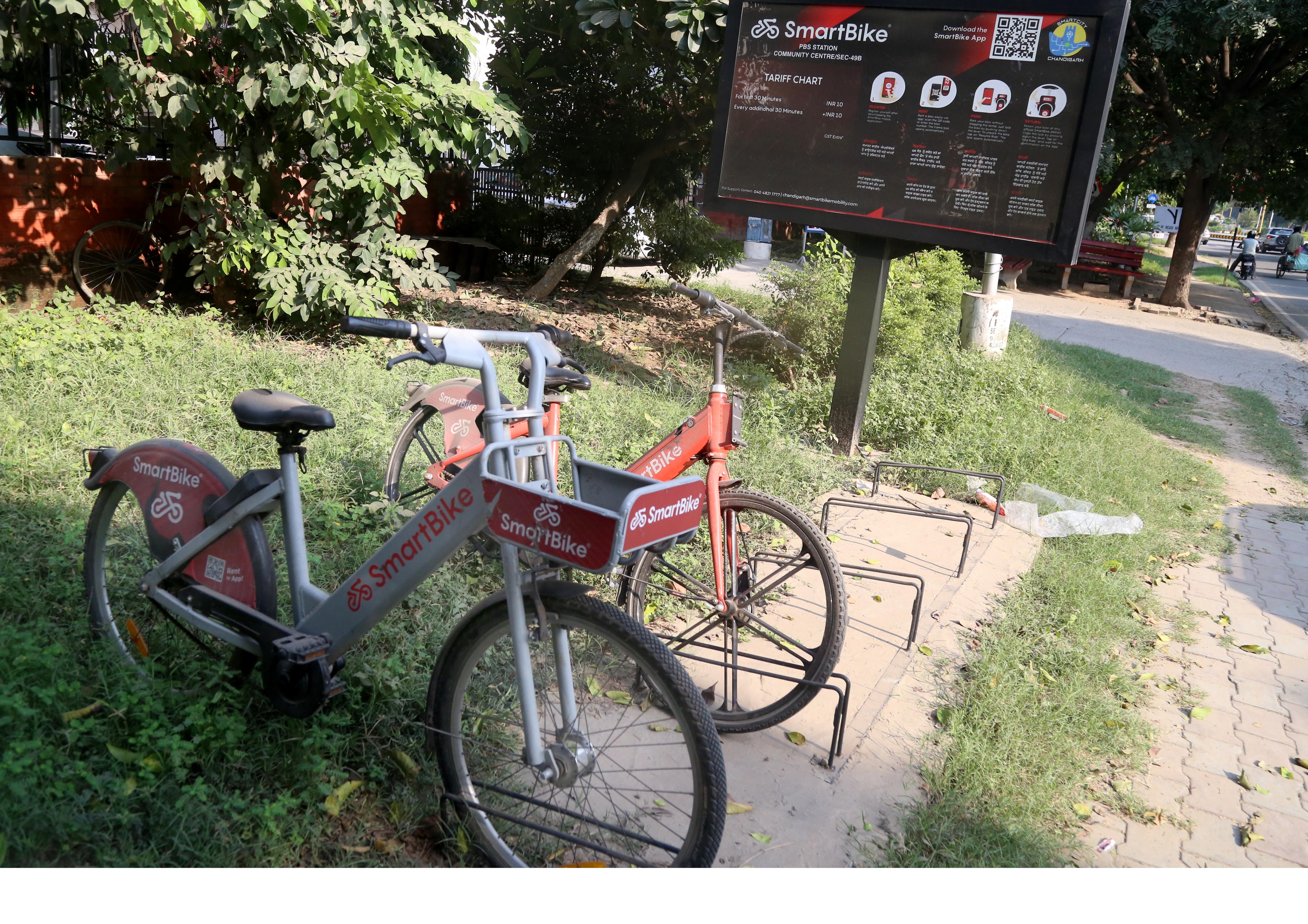 Over 1,000 of the 2,500 pedal-assisted, hybrid e-bicycles made available so far are now in tatters. (Sanjeev Sharma/HT) Over 1,000 of the 2,500 pedal-assisted, hybrid e-bicycles made available so far are now in tatters. (Sanjeev Sharma/HT)
