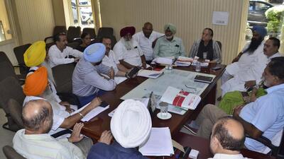 Expecting the general house meeting of the municipal corporation on Tuesday to be a stormy affair, mayor Balkar Sandhu convened an all-party meeting to go over the agenda at his camp office near the Rose Garden (HT File) Expecting the general house meeting of the municipal corporation on Tuesday to be a stormy affair, mayor Balkar Sandhu convened an all-party meeting to go over the agenda at his camp office near the Rose Garden (HT File)