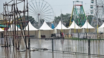 Due to heavy rain, the Ghantaghar Ramlila ground in Ghaziabad was inundated on Friday last week. (Sakib Ali/ HT) Due to heavy rain, the Ghantaghar Ramlila ground in Ghaziabad was inundated on Friday last week. (Sakib Ali/ HT)