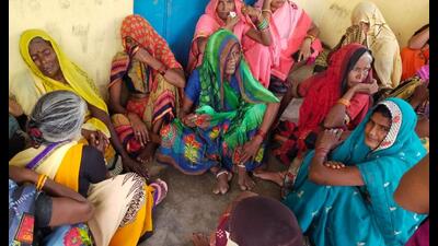 A pall of gloom has descended on Barigaon village of Bhadohi after the incident. (HT Photo) A pall of gloom has descended on Barigaon village of Bhadohi after the incident. (HT Photo)