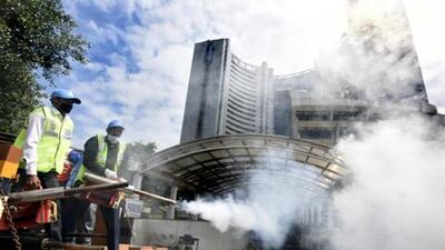 In comparison to the 937 cases registered till September 28 this year, the city registered 341 cases in the corresponding period in 2021, 266 cases in 2020, 356 cases in 2019, 650 cases in 2018 and 2,152 cases in 2017. (HT Archive) In comparison to the 937 cases registered till September 28 this year, the city registered 341 cases in the corresponding period in 2021, 266 cases in 2020, 356 cases in 2019, 650 cases in 2018 and 2,152 cases in 2017. (HT Archive)