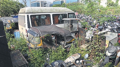 Navi Mumbai, India - October 03, 2022: Scrap automobiles lying at Airoli Railway Station, in Navi Mumbai, India, on Monday, October 03, 2022. (Photo by Bachchan Kumar/ HT PHOTO) (HT PHOTO) Navi Mumbai, India - October 03, 2022: Scrap automobiles lying at Airoli Railway Station, in Navi Mumbai, India, on Monday, October 03, 2022. (Photo by Bachchan Kumar/ HT PHOTO) (HT PHOTO)