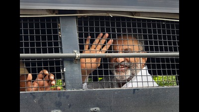 File photo of Mafia-turned-politician Mukhtar Ansari being produced at a court, in Mau on Sept. 15, 2022 (PTI)