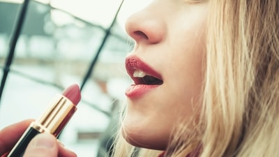 Can lipstick cause lip darkening? Tips by beauty experts (Photo by Andriyko Podilnyk on Unsplash) Can lipstick cause lip darkening? Tips by beauty experts (Photo by Andriyko Podilnyk on Unsplash)